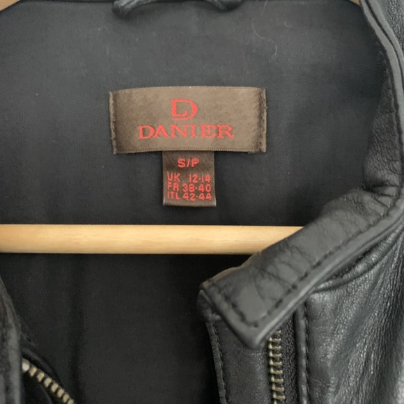 Leather bomber jacket - Picture 2 of 5
